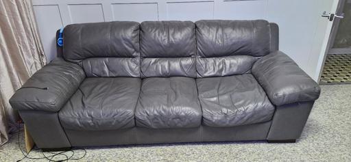 Buy & Sell Whorlton Grange Newcastle upon Tyne - Photos for **FREE** 3 and 2 seater sofas
