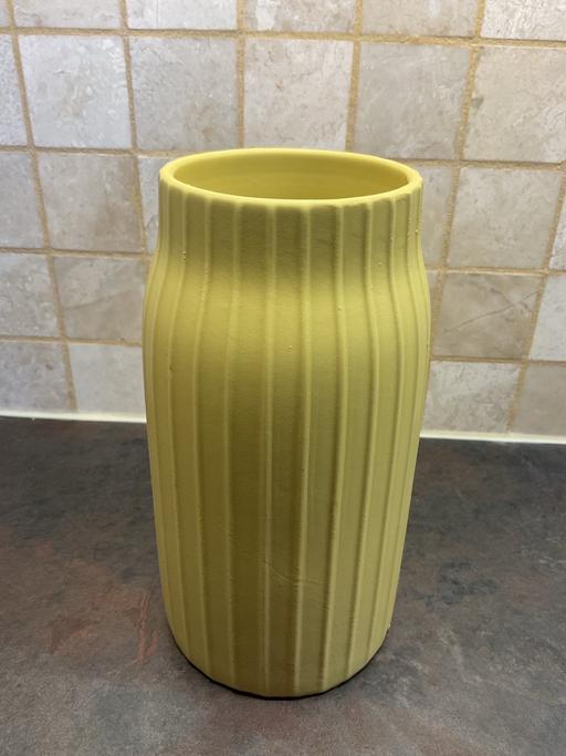 Buy & Sell Roby Knowsley - Photos for Yellow Ribbed Vase