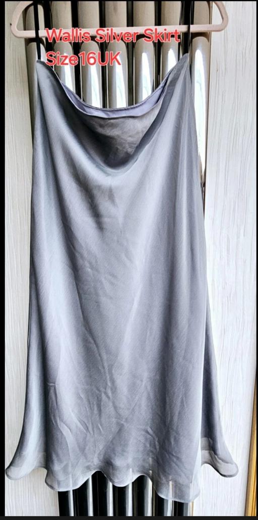 Buy & Sell Heath Hayes Cannock Chase - Photos for Ladies Wallis Party Skirt Silver Size 16UK