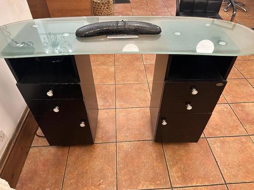 Buy & Sell Hornsey North London - Photos for manicure table