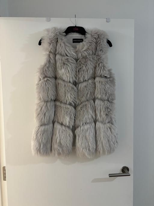 Buy & Sell Charlton South East London - Photos for Faux fur gilet