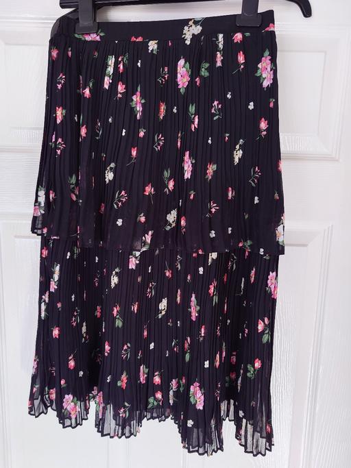 Buy & Sell Woodthorpe Charnwood - Photos for Women's black floral skirt size 10