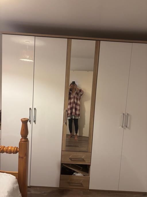 Buy & Sell Devons Road East London - Photos for Wardrobe