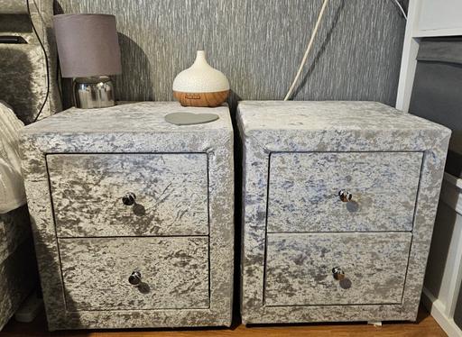 Buy & Sell Chinbrook South East London - Photos for Pair of Silver Crushed Velvet Bedside Tables