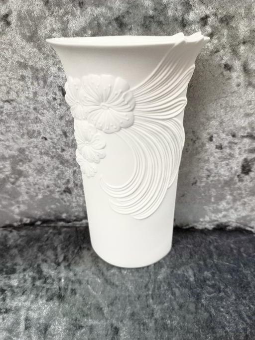 Buy & Sell Hall Green Birmingham - Photos for VINTAGE AK KAISER WEST GERMANY BISQUE VASE.