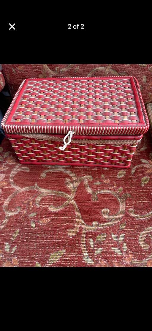 Buy & Sell Kidbrooke South East London - Photos for Vintage soeing kit with threads and buttons