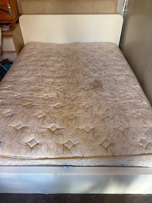 Buy & Sell Shortlands Bromley - Photos for Made king bed and maltress 
