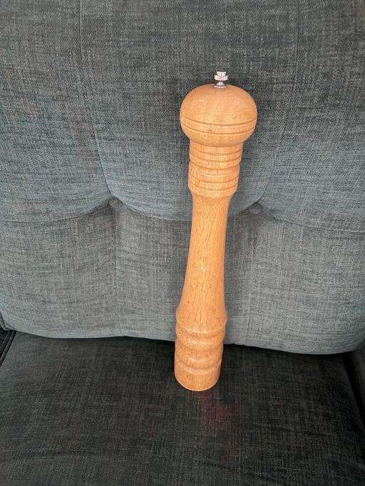 Buy & Sell Kidbrooke South East London - Photos for Large marlux wooden pepper mill