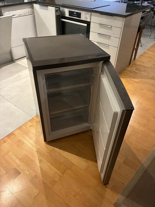Buy & Sell Lisson Grove North West London - Photos for Hisense 82 Litre Freezer