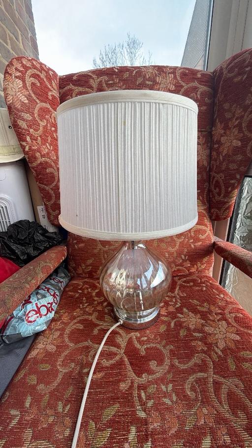 Buy & Sell Kidbrooke South East London - Photos for Glass white shade table lamp H18in W10in