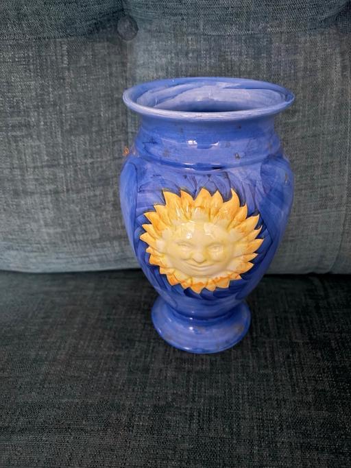 Buy & Sell Kidbrooke South East London - Photos for Hand paint ceramic vase with sunshine motive