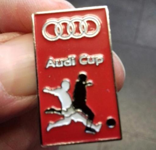 Buy & Sell Preston South Ribble - Photos for MANCHESTER UNITED AUDI CUP BADGE