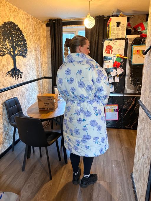 Buy & Sell Middleton Rochdale - Photos for Neon rose women’s coat