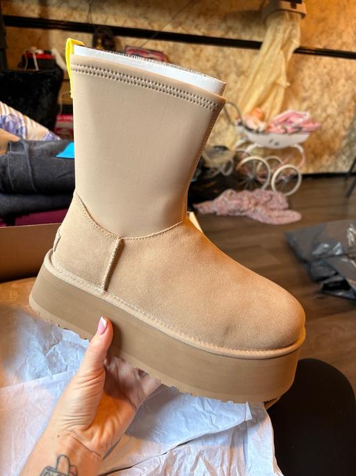 Buy & Sell Middleton Rochdale - Photos for Ugg classic dipper