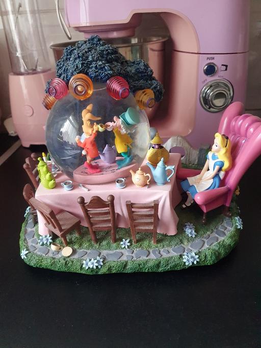 Buy & Sell Upper Gornal Dudley - Photos for large Disney snowglobe Alice in wonderland