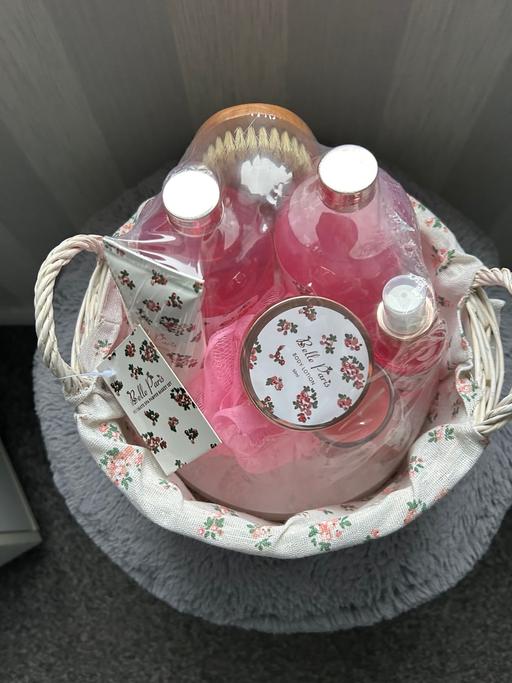 Buy & Sell Halsnead Park Knowsley - Photos for Pamper set in basket