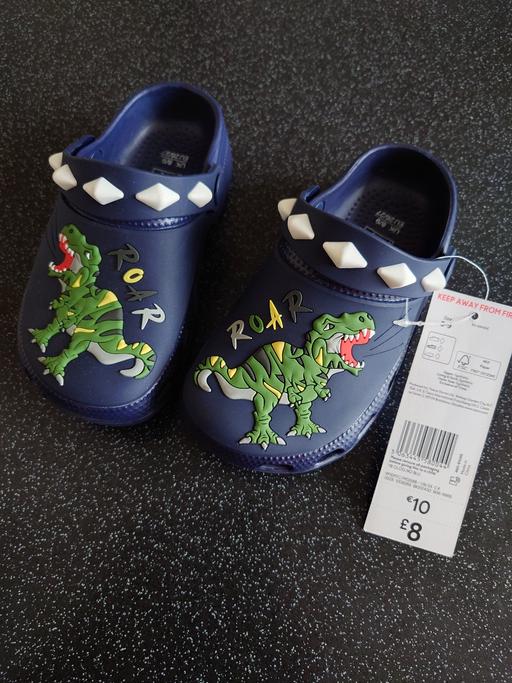 Buy & Sell Woodthorpe Charnwood - Photos for Boys dinosaur clog shoes size 8-9