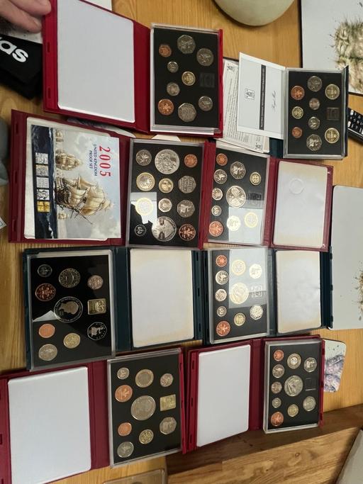 Buy & Sell Cofton Hackett Bromsgrove - Photos for Lots of coin proof & deluxe sets coins