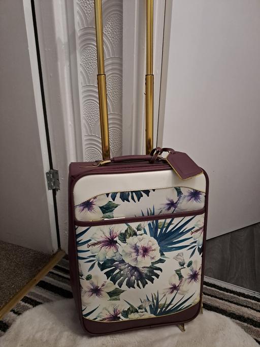 Buy & Sell Heeley Sheffield - Photos for like new case on wheels