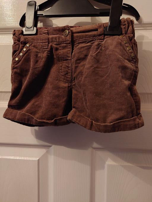 Buy & Sell Woodthorpe Charnwood - Photos for Girls brown shorts size 3-4 years