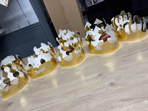 Buy & Sell Duckmanton Chesterfield - Photos for 25 piece party crowns