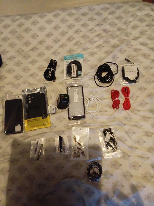 Buy & Sell Wolverhampton City Centre Wolverhampton - Photos for Bundle of Mobile Accessories