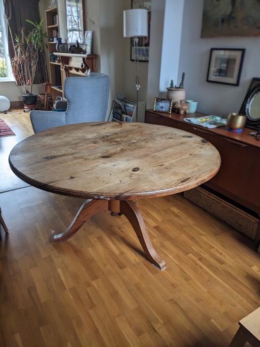 Buy & Sell Victoria Docks East London - Photos for 135 cm large country kitchen round table