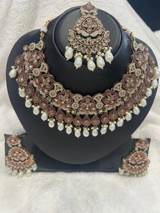 Buy & Sell Plumstead South East London - Photos for Pink and gold with pearls & earrings tikka