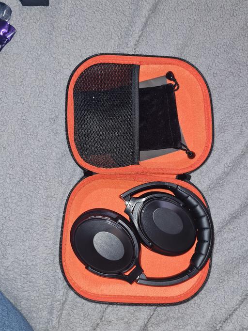 Buy & Sell Woodsetton Dudley - Photos for Headphones in case