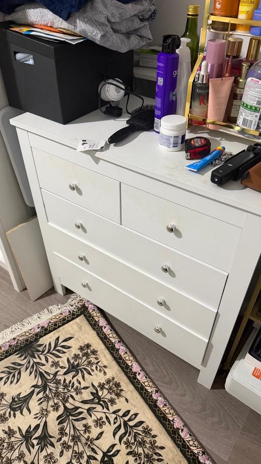 Buy & Sell Bethnal Green East London - Photos for White chest of drawers