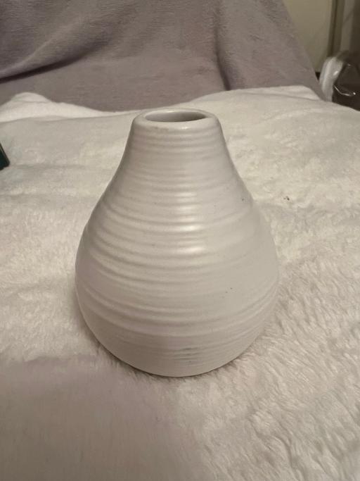 Buy & Sell Hetton-Le-Hole Sunderland - Photos for Cute Ceramic Vase ( New )