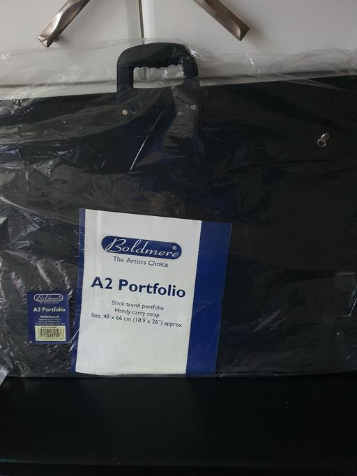 Classes Upper Gornal Dudley - Photos for travel portfolio carry case with strap NEW