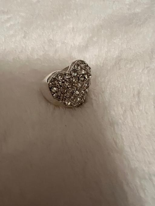 Buy & Sell Hetton-Le-Hole Sunderland - Photos for Pretty Heart Ring ( New )