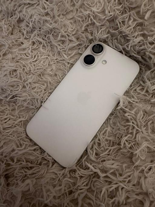 Buy & Sell Blackhorse Road East London - Photos for Apple IPhone 16 128GB unlocked minor Marks