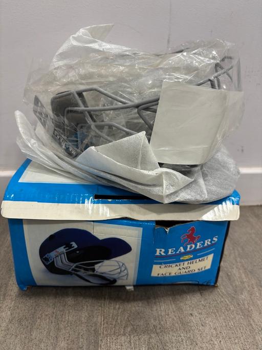 Buy & Sell Selhurst South East London - Photos for Cricket Helmet and Face Guard (Size XL)