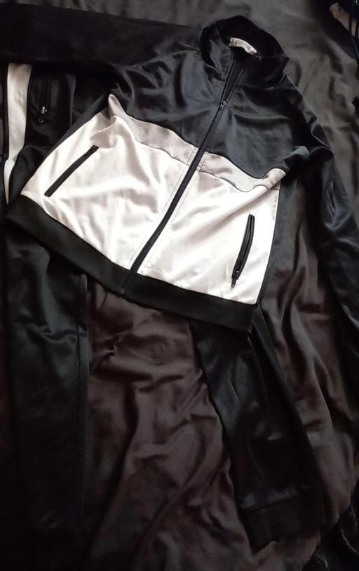 Buy & Sell - Photos for Boys Tracksuit