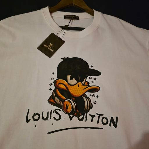 Buy & Sell Lincoln Lincolnshire - Photos for Luis vuitton t shirt
