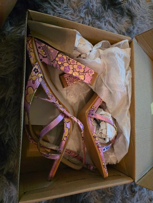 Buy & Sell Huthwaite Ashfield - Photos for strappy pink heels