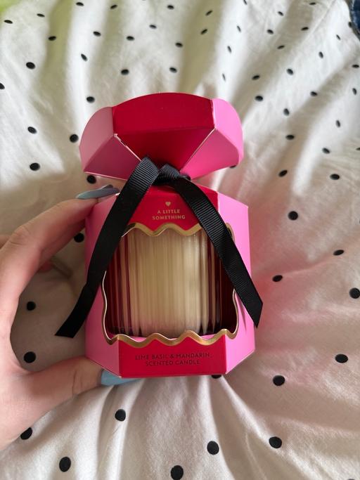 Buy & Sell Shrewsbury Shropshire - Photos for Lime basil & mandarin scented candle