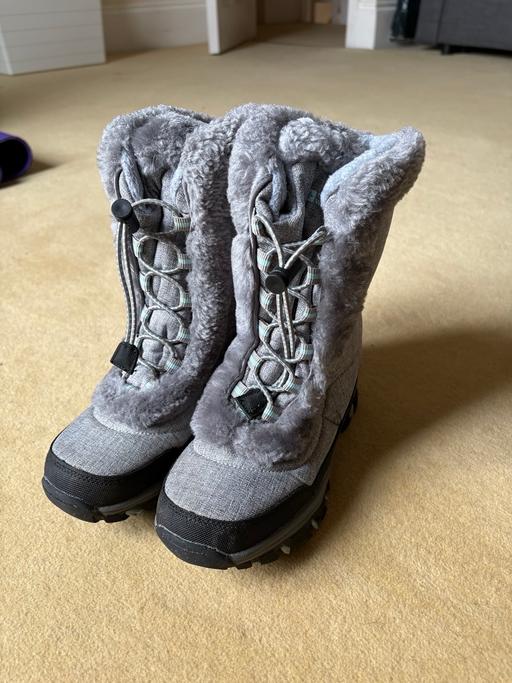 Buy & Sell Ealing Broadway West London - Photos for Girl snow boots UK 1 EU 33