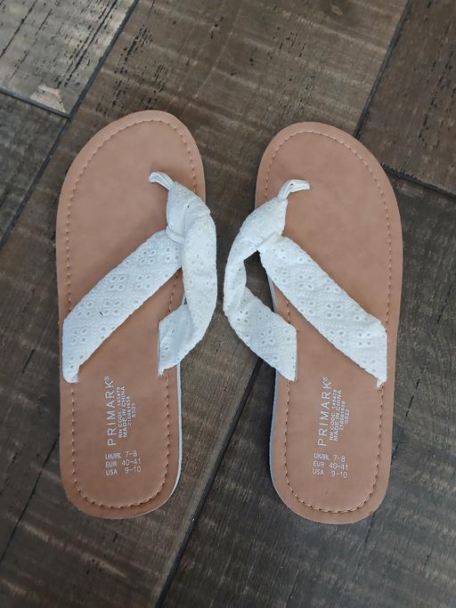 Buy & Sell Oxley Wolverhampton - Photos for slip on ladies cream material on top