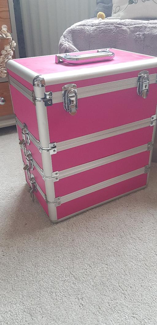 Buy & Sell Wythall Bromsgrove - Photos for LAGE VANITY BOX STORAGE GOOD CONDITION