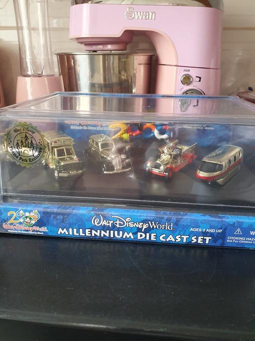 Buy & Sell Upper Gornal Dudley - Photos for walt disney 2000 die cast transport set