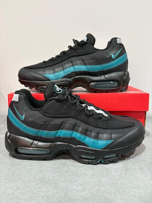 Buy & Sell Bold Heath Saint Helens - Photos for Nike air max tt