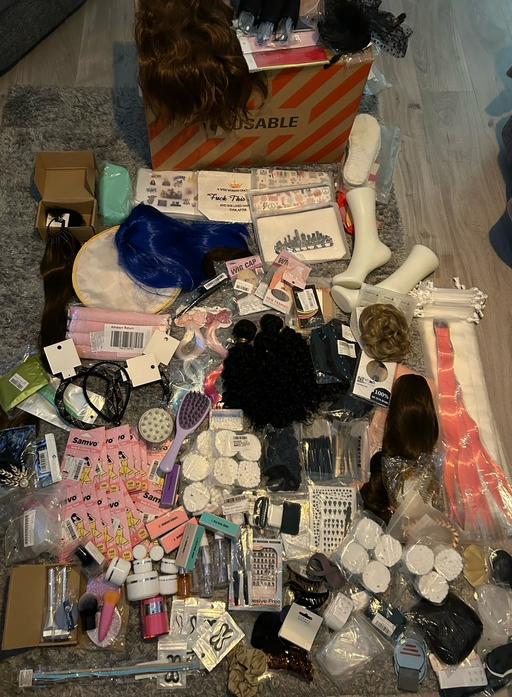 Buy & Sell Moxley Walsall - Photos for MIXED JOBLOT OF BEAUTY & FASHION ACCESSORIES