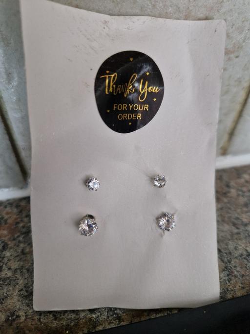 Buy & Sell Grassmoor North East Derbyshire - Photos for 2 pair gemmed earrings