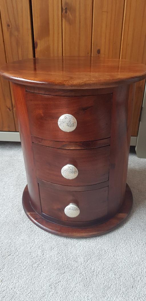 Buy & Sell Wythall Bromsgrove - Photos for FABULOUS ROUND TABLE WITH DRAWS