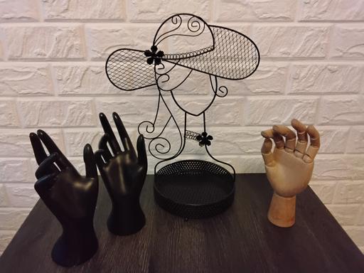 Buy & Sell Yardley Birmingham - Photos for retro hands & stand jewellery display cool