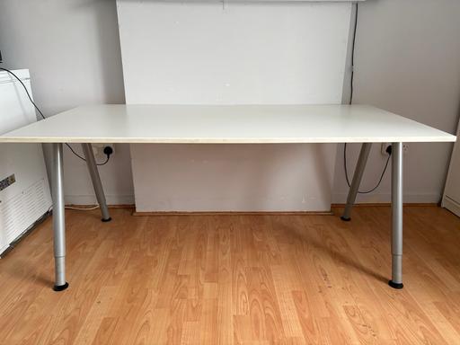 Buy & Sell Bethnal Green East London - Photos for Dining table and chairs
