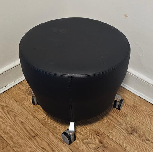 Buy & Sell Harlesden North West London - Photos for Leather pouf from Orangebox